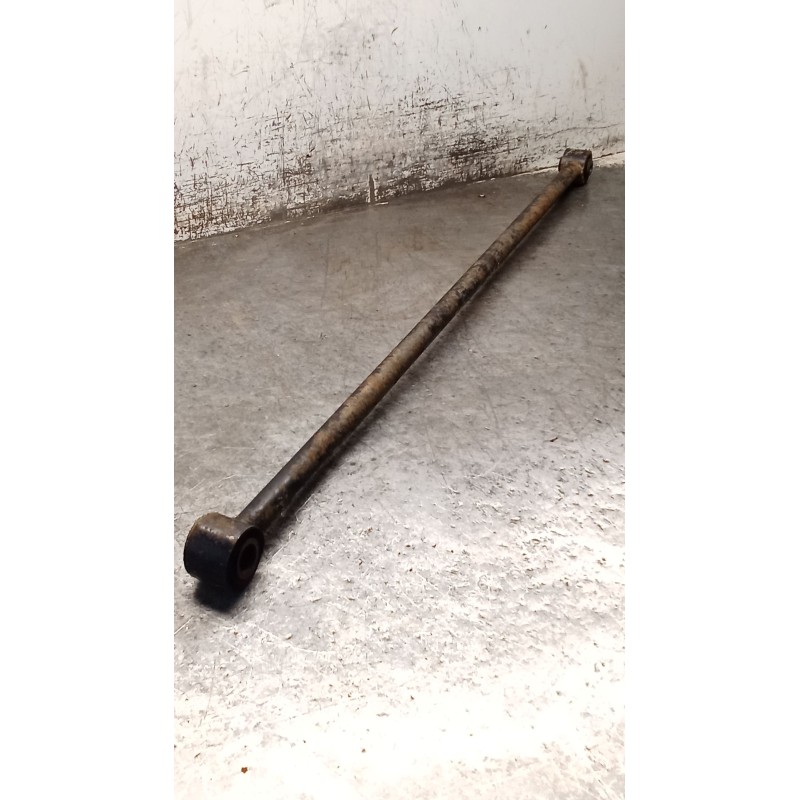 Recambio de brazo suspension inferior trasero derecho para nissan terrano ii (r20) 2.7 tdi 4wd referencia OEM IAM BARRA PANHARD 