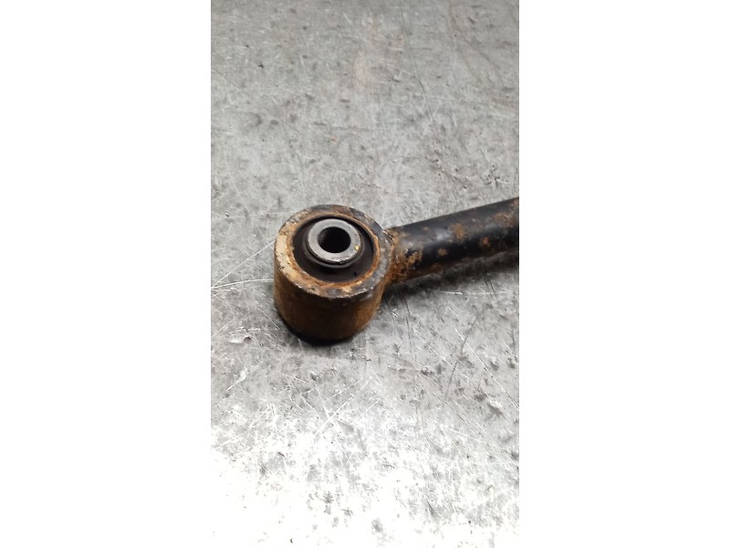 Recambio de brazo suspension inferior trasero derecho para nissan terrano ii (r20) 2.7 tdi 4wd referencia OEM IAM BARRA PANHARD 