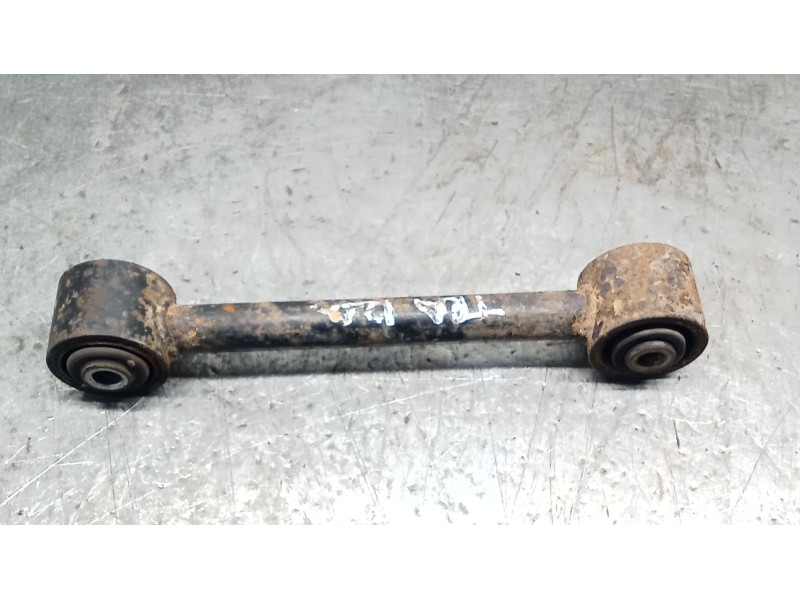 Recambio de brazo suspension superior trasero derecho para nissan terrano ii (r20) 2.7 tdi 4wd referencia OEM IAM   
