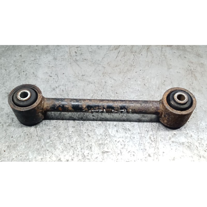 Recambio de brazo suspension superior trasero derecho para nissan terrano ii (r20) 2.7 tdi 4wd referencia OEM IAM   