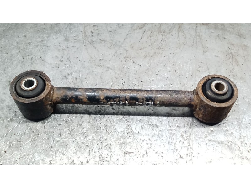 Recambio de brazo suspension superior trasero derecho para nissan terrano ii (r20) 2.7 tdi 4wd referencia OEM IAM   