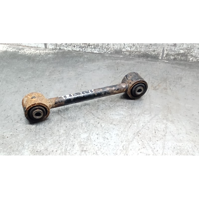 Recambio de brazo suspension superior trasero izquierdo para nissan terrano ii (r20) 2.7 tdi 4wd referencia OEM IAM   