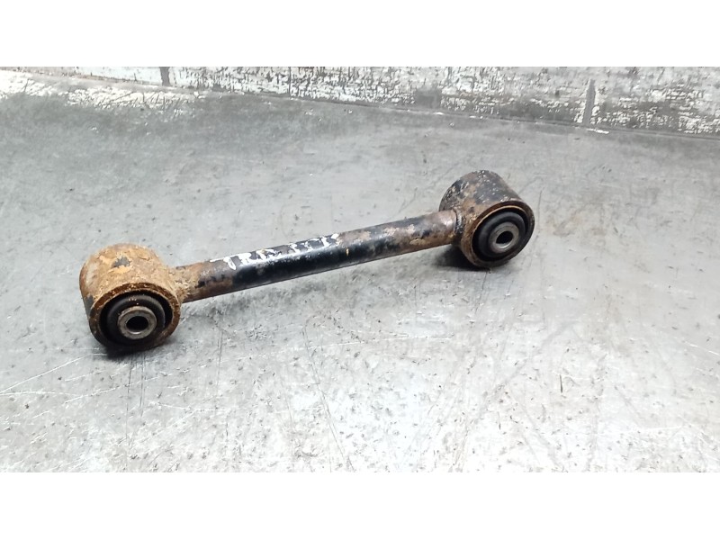 Recambio de brazo suspension superior trasero izquierdo para nissan terrano ii (r20) 2.7 tdi 4wd referencia OEM IAM   
