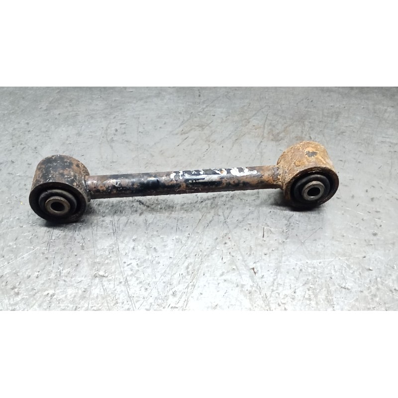 Recambio de brazo suspension superior trasero izquierdo para nissan terrano ii (r20) 2.7 tdi 4wd referencia OEM IAM   