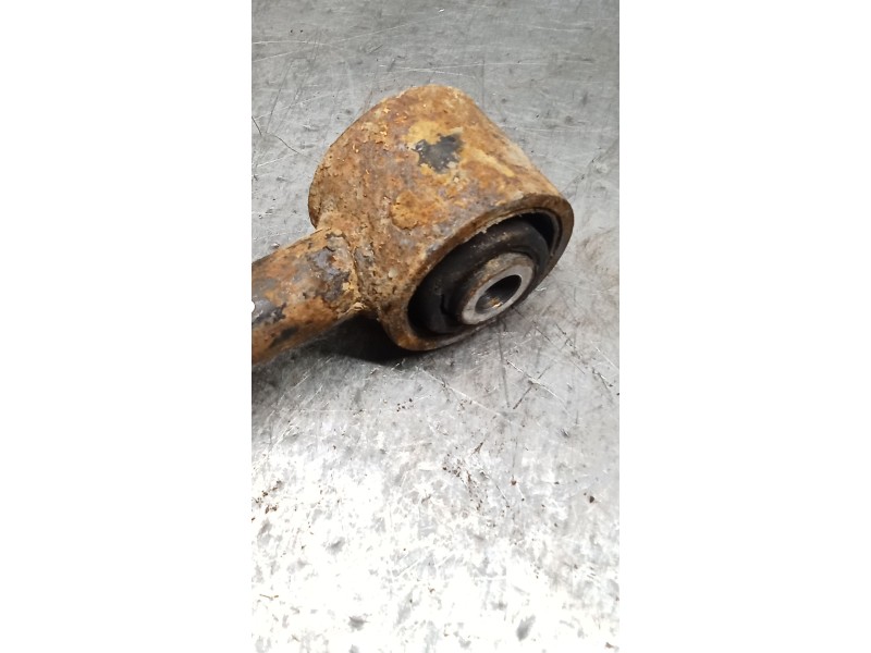 Recambio de brazo suspension superior trasero izquierdo para nissan terrano ii (r20) 2.7 tdi 4wd referencia OEM IAM   
