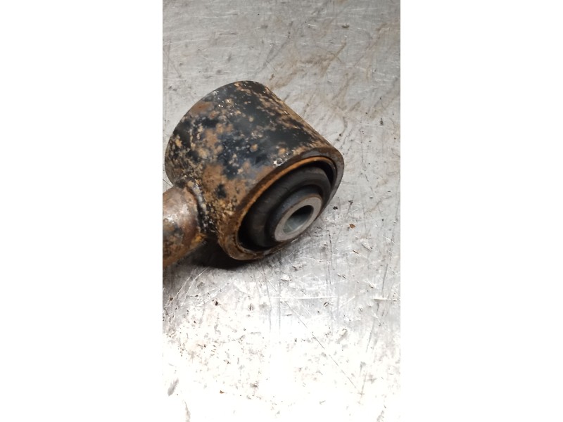 Recambio de brazo suspension superior trasero izquierdo para nissan terrano ii (r20) 2.7 tdi 4wd referencia OEM IAM   