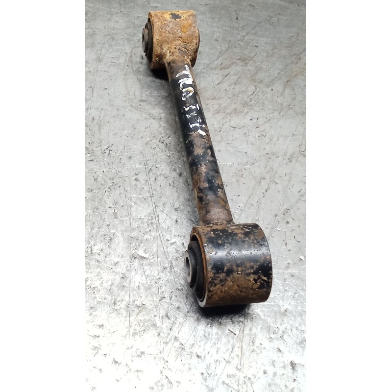 Recambio de brazo suspension superior trasero izquierdo para nissan terrano ii (r20) 2.7 tdi 4wd referencia OEM IAM   