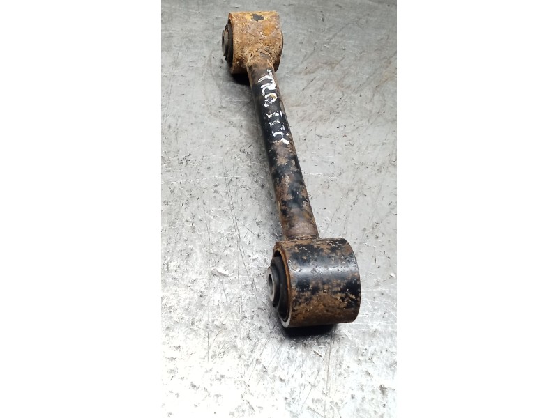 Recambio de brazo suspension superior trasero izquierdo para nissan terrano ii (r20) 2.7 tdi 4wd referencia OEM IAM   