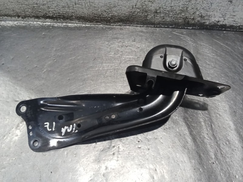 Recambio de brazo suspension superior trasero izquierdo para audi a3 sportback (8ya, 8yf) 35 tdi referencia OEM IAM   