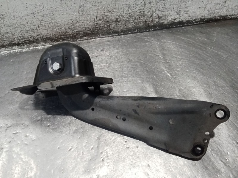 Recambio de brazo suspension superior trasero izquierdo para audi a3 sportback (8ya, 8yf) 35 tdi referencia OEM IAM   