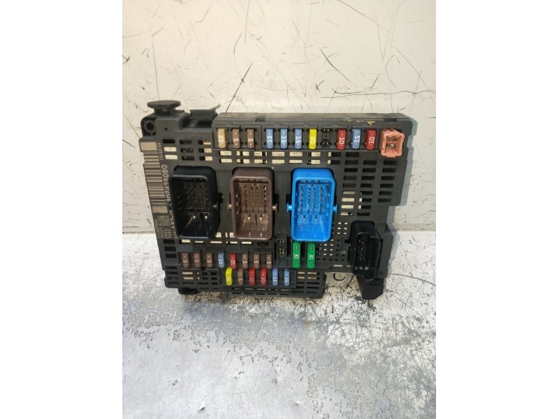 Recambio de caja reles / fusibles para citroën c4 ii (nc_) 1.2 thp 130 referencia OEM IAM 9807428080 61259062 