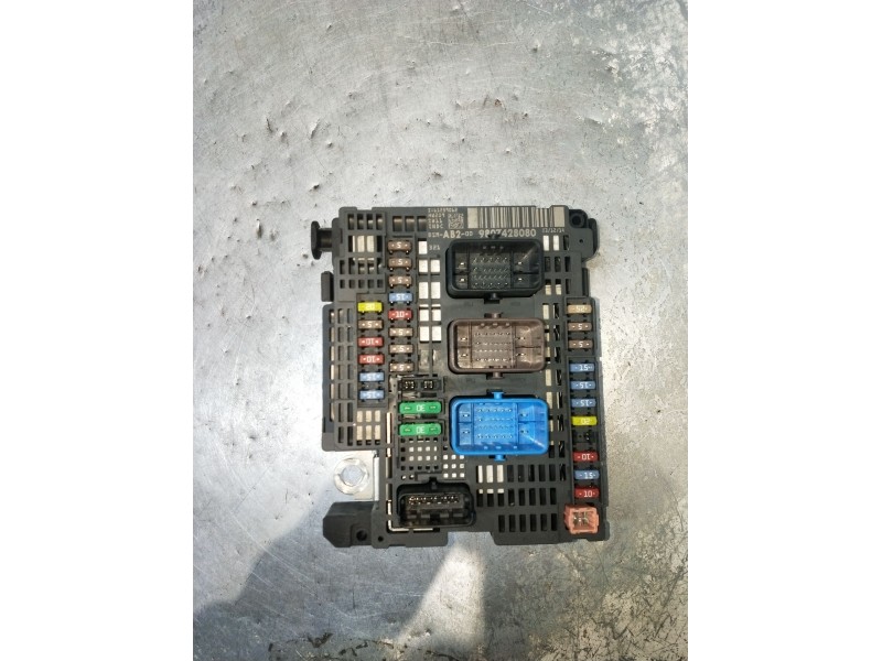 Recambio de caja reles / fusibles para citroën c4 ii (nc_) 1.2 thp 130 referencia OEM IAM 9807428080 61259062 