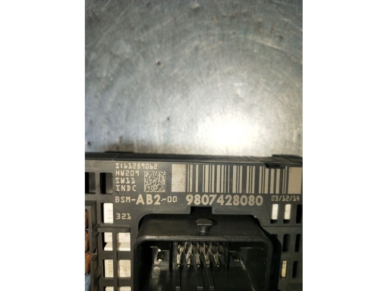 Recambio de caja reles / fusibles para citroën c4 ii (nc_) 1.2 thp 130 referencia OEM IAM 9807428080 61259062 