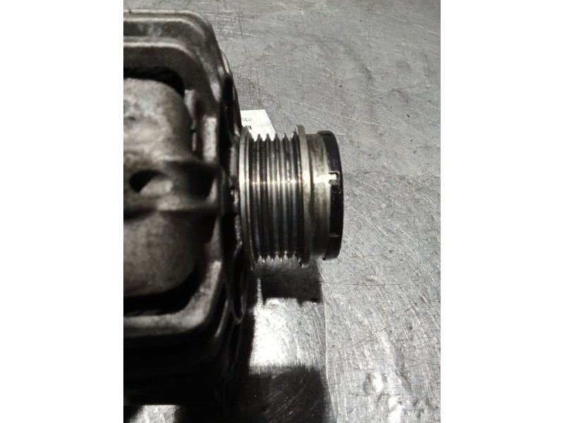 Recambio de alternador para volkswagen passat b5.5 (3b3) 1.9 tdi referencia OEM IAM 746808  