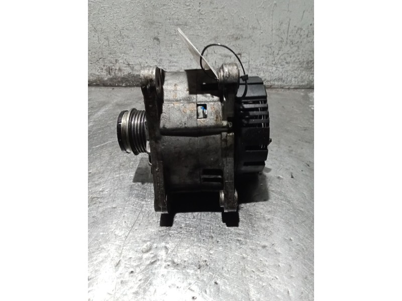 Recambio de alternador para volkswagen passat b5.5 (3b3) 1.9 tdi referencia OEM IAM 746808  