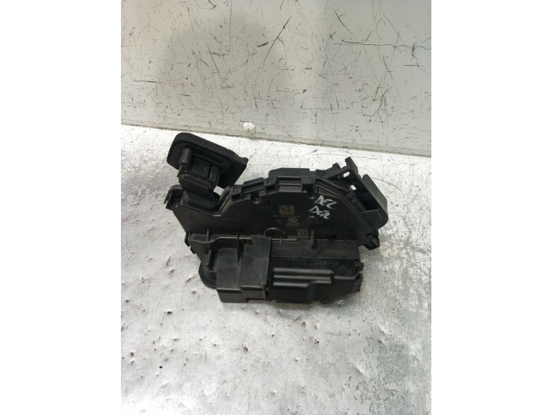 Recambio de motor cierre centralizado delantero izquierdo para audi a3 sportback (8ya, 8yf) 35 tdi referencia OEM IAM B6C5TB8370