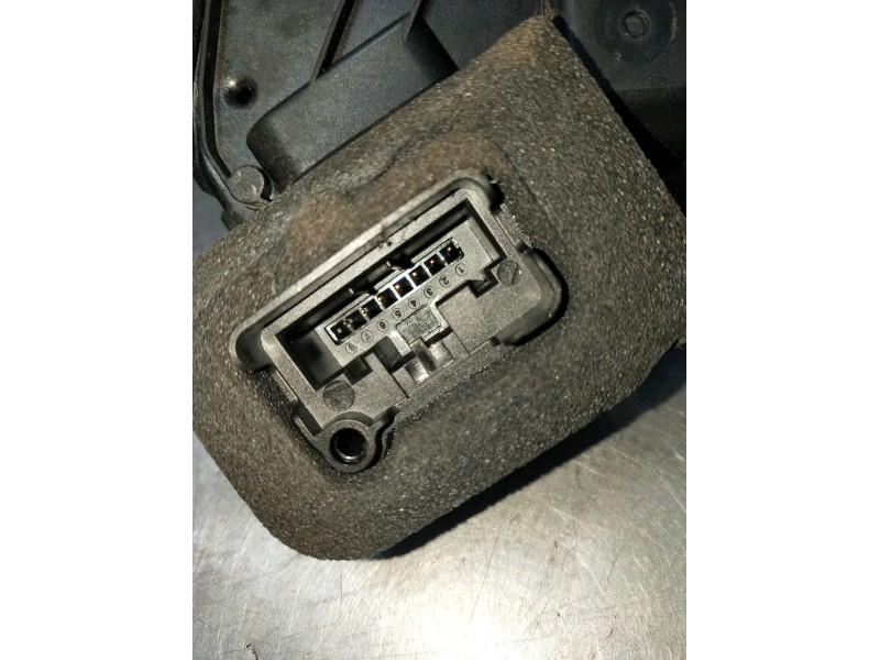 Recambio de motor cierre centralizado delantero izquierdo para audi a3 sportback (8ya, 8yf) 35 tdi referencia OEM IAM B6C5TB8370