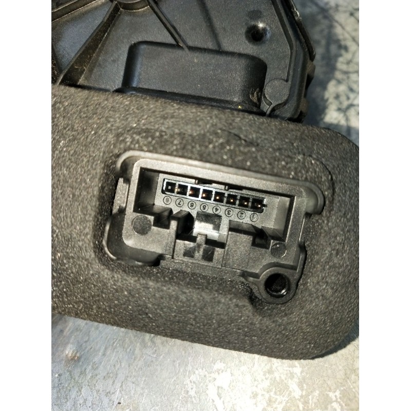 Recambio de motor cierre centralizado delantero izquierdo para audi a3 sportback (8ya, 8yf) 35 tdi referencia OEM IAM B5C5TB8370