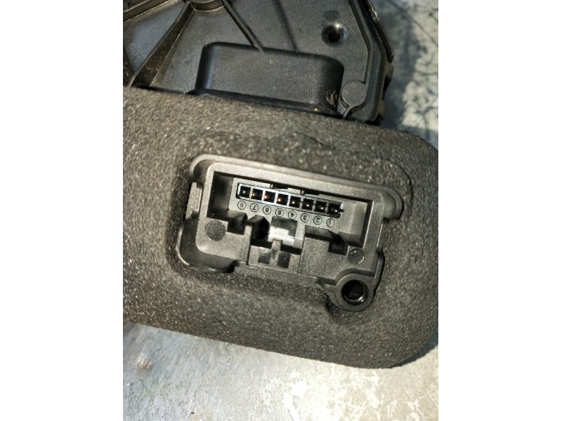 Recambio de motor cierre centralizado delantero izquierdo para audi a3 sportback (8ya, 8yf) 35 tdi referencia OEM IAM B5C5TB8370