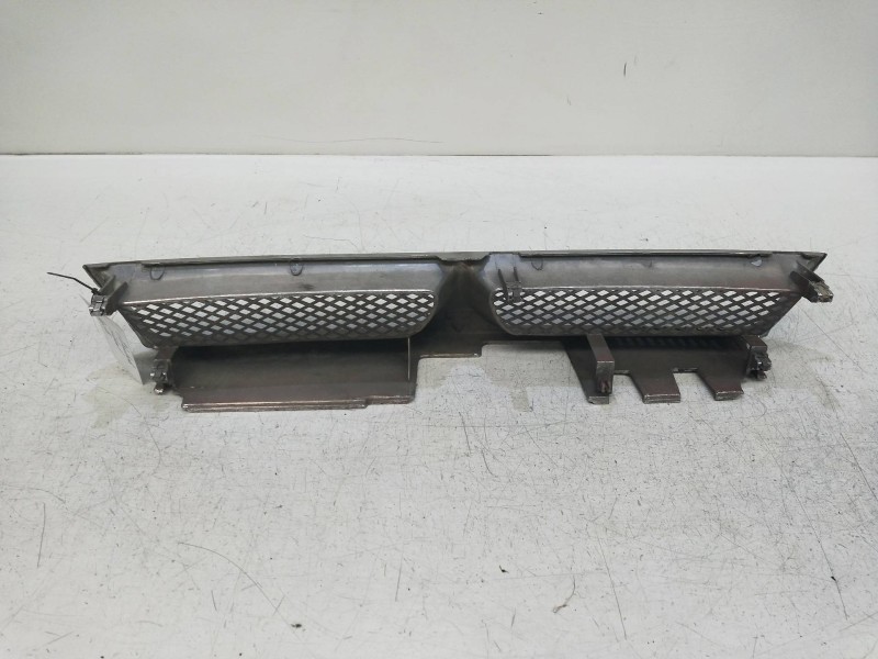 Recambio de rejilla delantera para mitsubishi galant berlina (ea0) 2.5 v6 24v cat referencia OEM IAM   