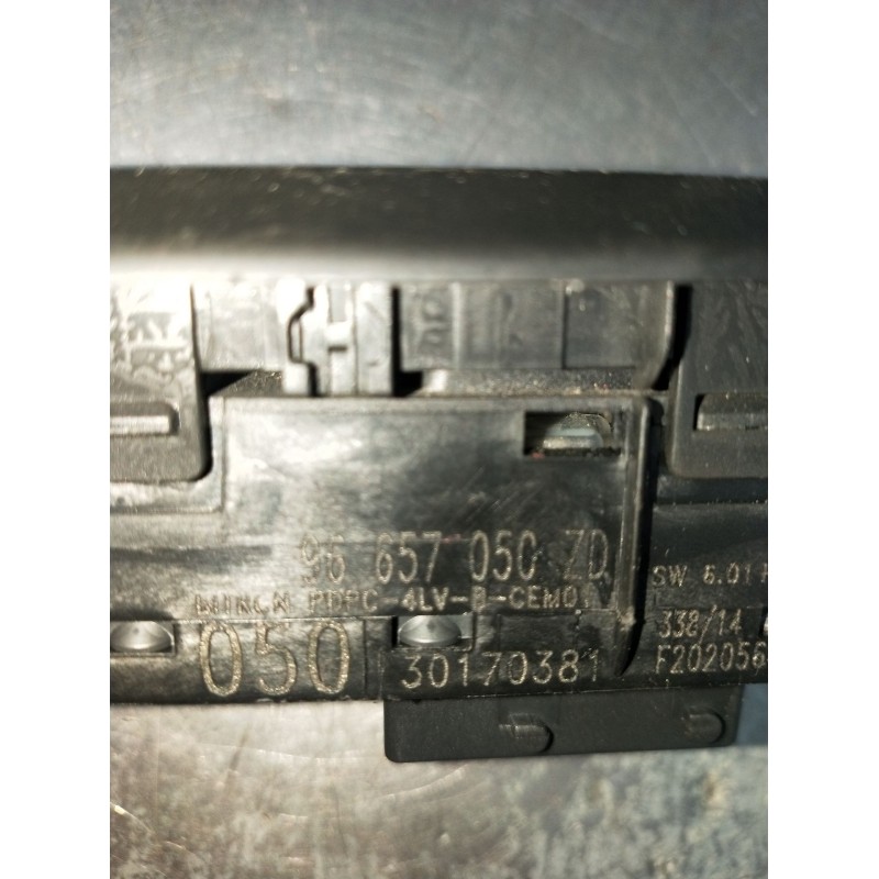Recambio de mando elevalunas delantero izquierdo para citroën c4 ii (nc_) 1.2 thp 130 referencia OEM IAM 96657050ZD 301170381 5P