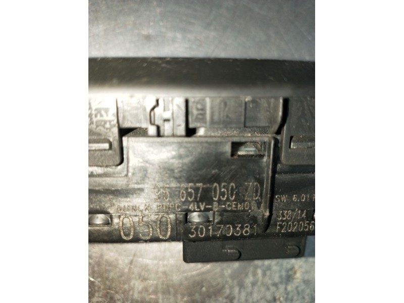 Recambio de mando elevalunas delantero izquierdo para citroën c4 ii (nc_) 1.2 thp 130 referencia OEM IAM 96657050ZD 301170381 5P