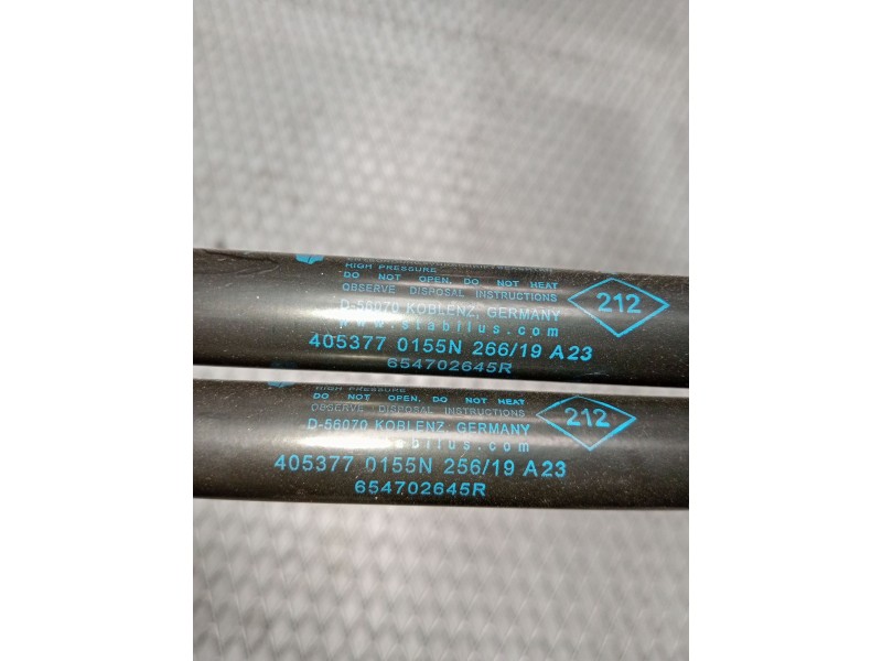 Recambio de amortiguadores capo para dacia duster ii comfort referencia OEM IAM 654702645R  