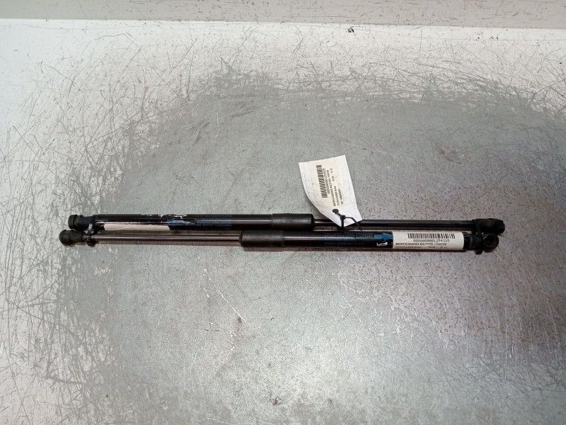 Recambio de amortiguadores maletero / porton para toyota auris active referencia OEM IAM 6895002091 6896002081 