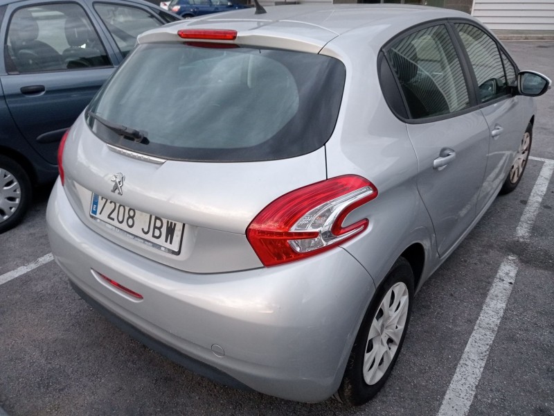 peugeot 208 i (ca_, cc_) del año 2014