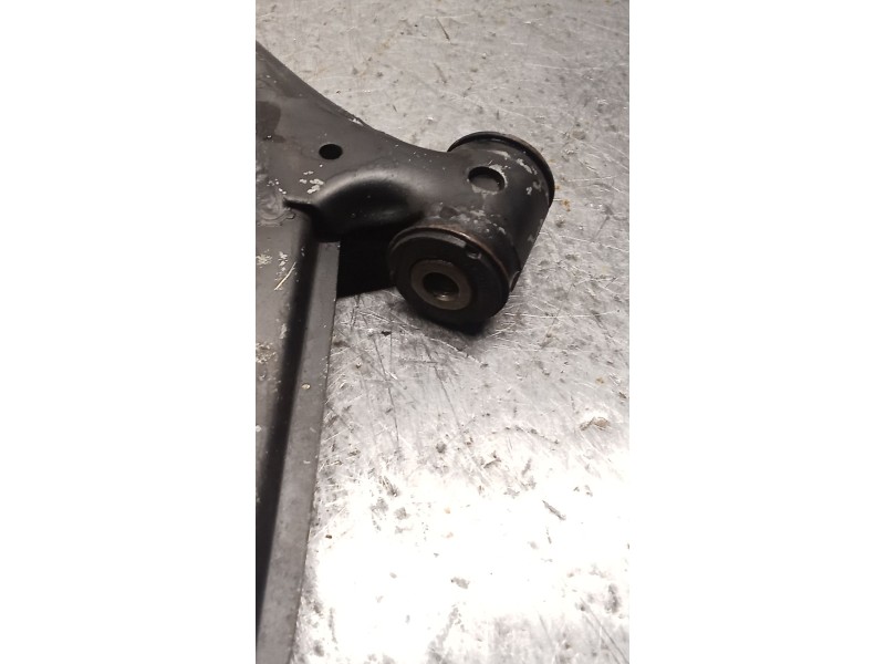 Recambio de brazo suspension inferior delantero izquierdo para citroën xsara (n1) 1.9 d referencia OEM IAM   