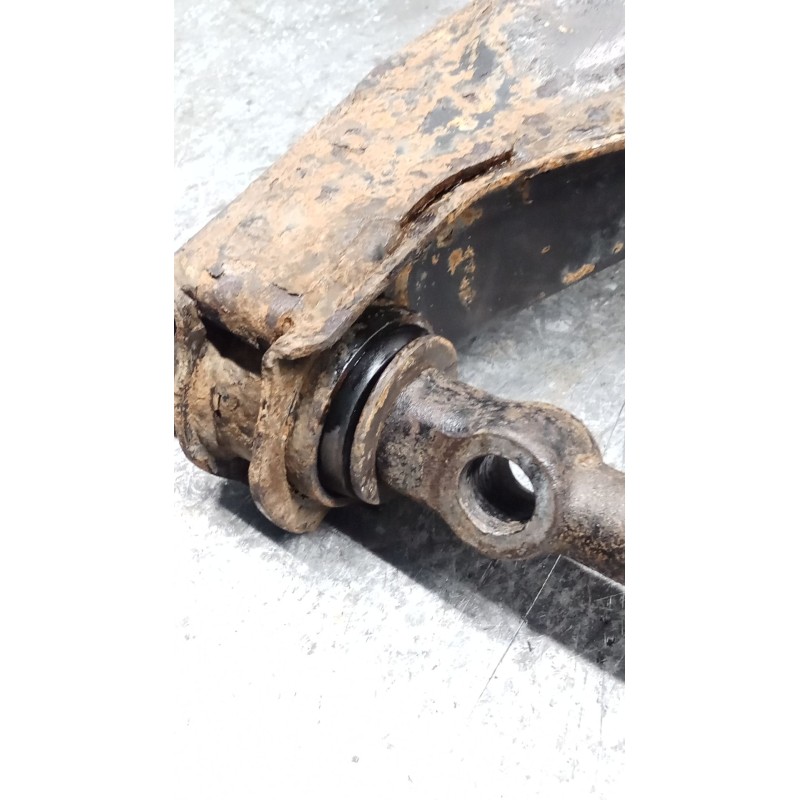 Recambio de brazo suspension inferior delantero izquierdo para nissan terrano ii (r20) 2.7 td 4wd referencia OEM IAM   