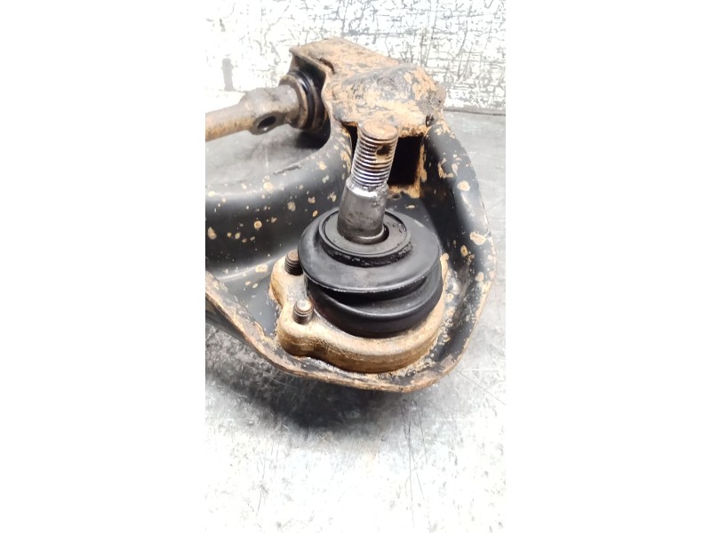 Recambio de brazo suspension inferior delantero izquierdo para nissan terrano ii (r20) 2.7 td 4wd referencia OEM IAM   