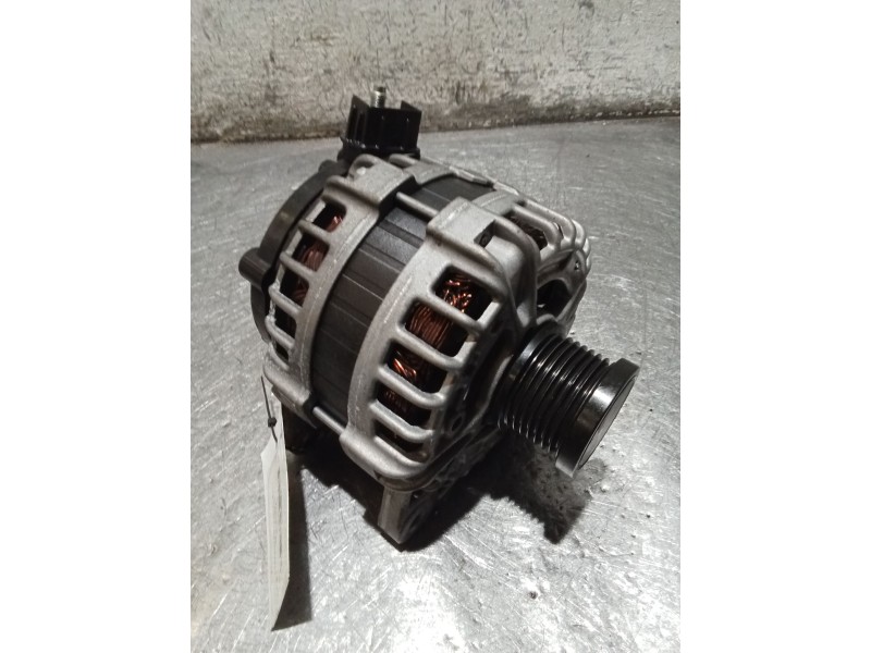 Recambio de alternador para dacia sandero iii 1.0 tce 90 eco-g referencia OEM IAM 231002175R  