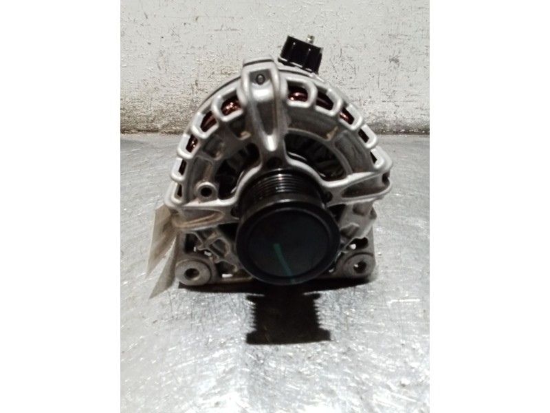 Recambio de alternador para dacia sandero iii 1.0 tce 90 eco-g referencia OEM IAM 231002175R  