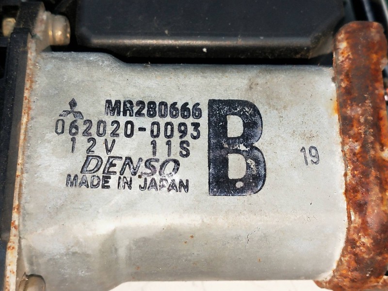 Recambio de elevalunas delantero derecho para mitsubishi galant berlina (ea0) 2.0 cat referencia OEM IAM MR280666 0620200093 4P