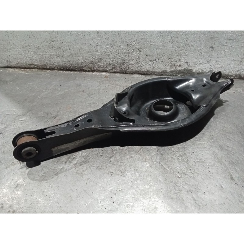 Recambio de brazo suspension inferior trasero izquierdo para mazda 3 (bm, bn) 2.2 d referencia OEM IAM   