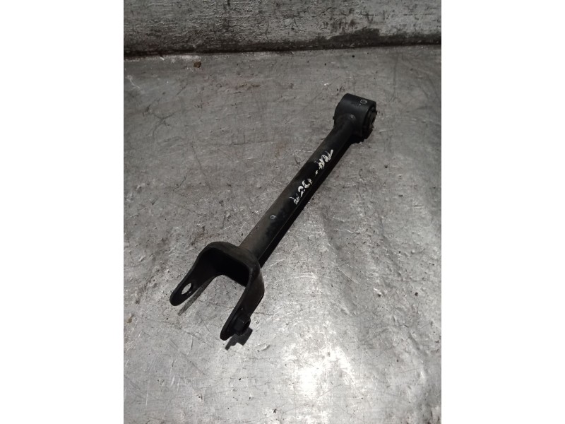 Recambio de brazo suspension superior trasero izquierdo para mazda 3 (bm, bn) 2.2 d referencia OEM IAM   