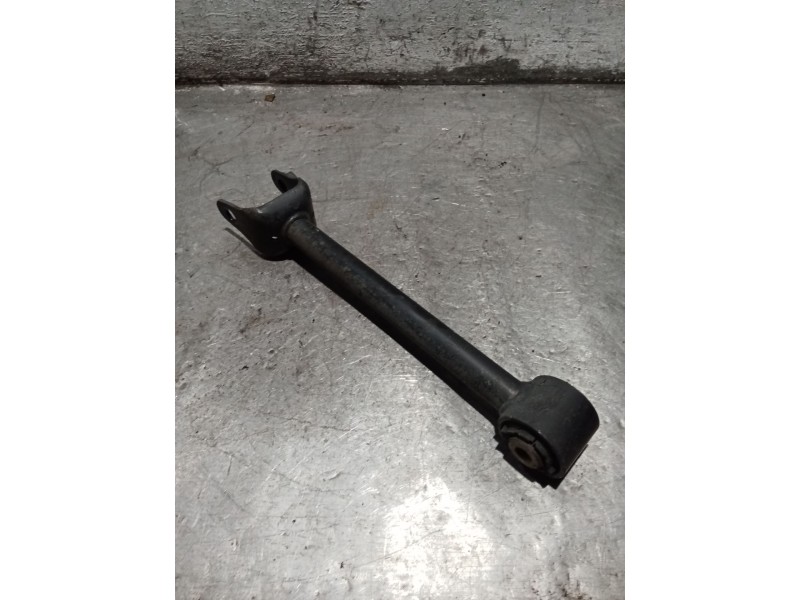 Recambio de brazo suspension superior trasero izquierdo para mazda 3 (bm, bn) 2.2 d referencia OEM IAM   