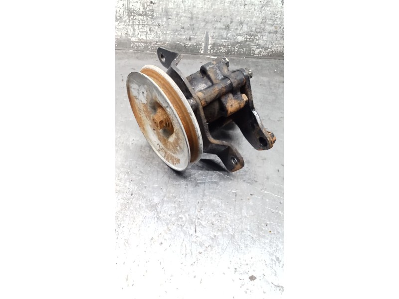 Recambio de bomba direccion para nissan terrano ii (r20) 2.7 td 4wd referencia OEM IAM 7F700  