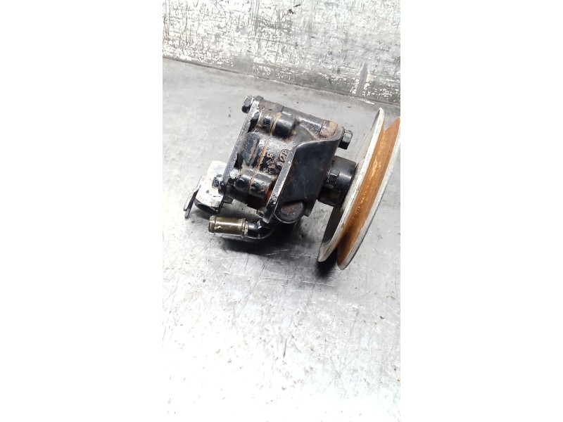 Recambio de bomba direccion para nissan terrano ii (r20) 2.7 td 4wd referencia OEM IAM 7F700  