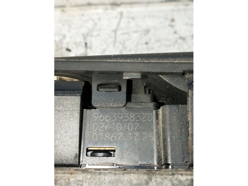 Recambio de mando elevalunas delantero izquierdo para citroën c4 grand picasso i (ua_) 2.0 hdi 138 referencia OEM IAM 96639383ZD