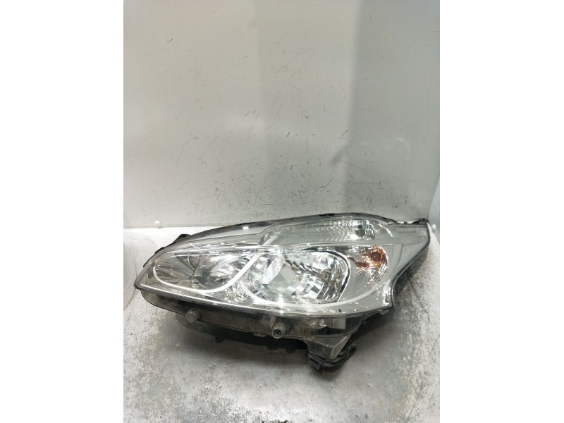 Recambio de faro izquierdo para peugeot 208 i (ca_, cc_) 1.4 hdi referencia OEM IAM 9802221880 89905649 