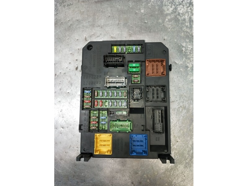 Recambio de caja reles / fusibles para citroën c4 ii (nc_) 1.2 thp 130 referencia OEM IAM 966554748000 S180121003 BSIQ0300