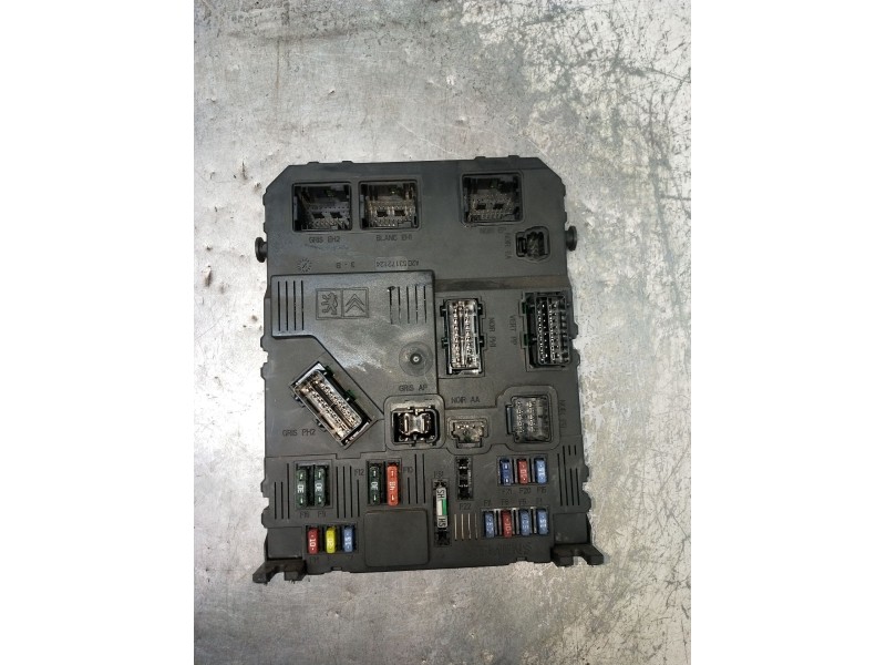 Recambio de caja reles / fusibles para peugeot 206+ (2l_, 2m_) 1.4 hdi eco 70 referencia OEM IAM 9657999780  