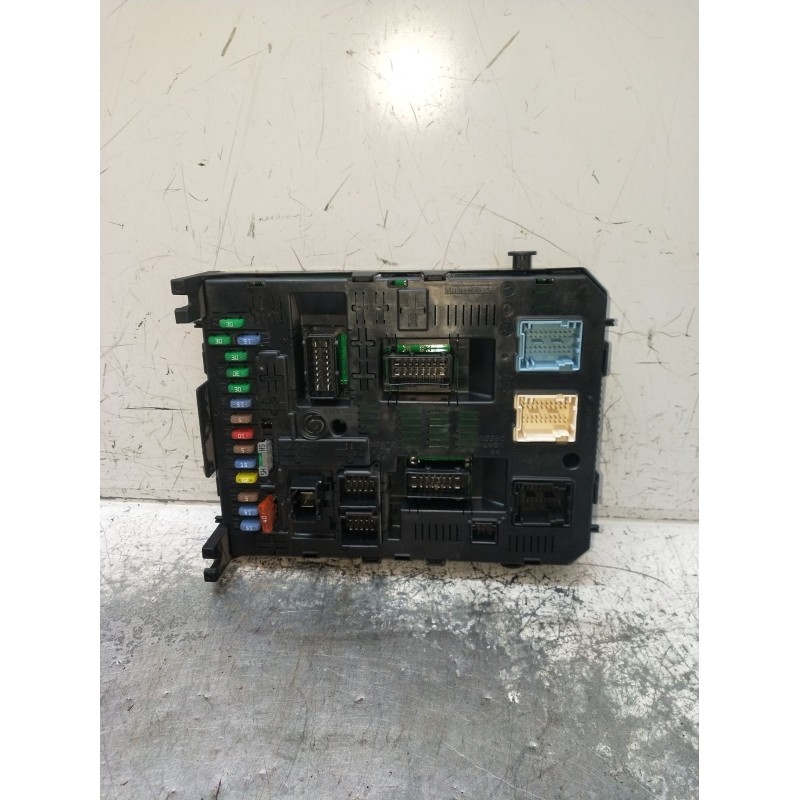 Recambio de caja reles / fusibles para citroën c4 grand picasso i (ua_) 2.0 hdi 138 referencia OEM IAM 966405908001 BSI04EVK0400