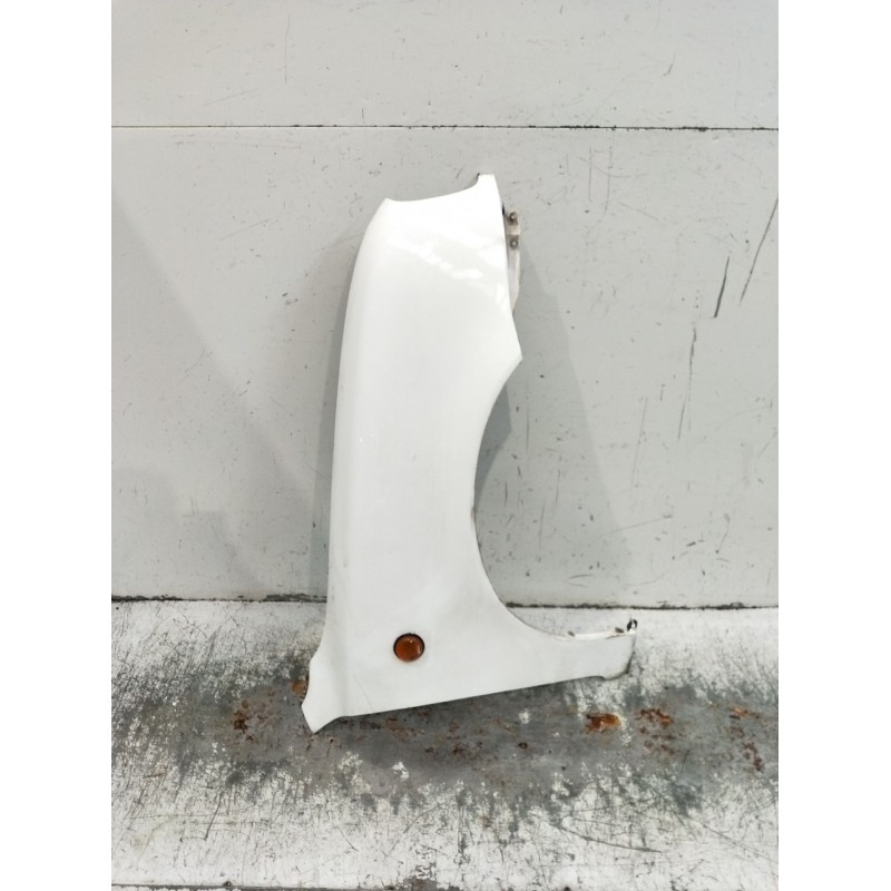 Recambio de aleta delantera derecha para nissan micra ii (k11) 1.3 i 16v referencia OEM IAM   