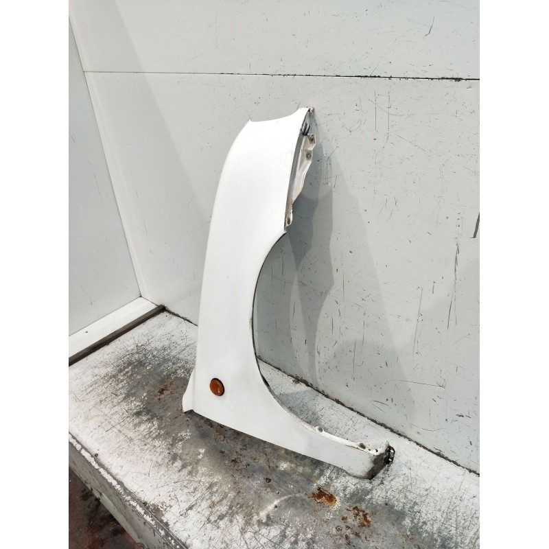 Recambio de aleta delantera derecha para nissan micra ii (k11) 1.3 i 16v referencia OEM IAM   