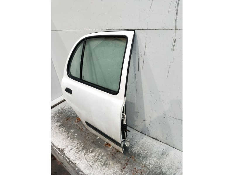 Recambio de puerta trasera derecha para nissan micra ii (k11) 1.3 i 16v referencia OEM IAM  5P 