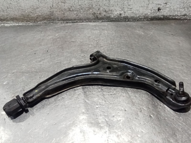 Recambio de brazo suspension inferior delantero derecho para nissan micra ii (k11) 1.3 i 16v referencia OEM IAM   