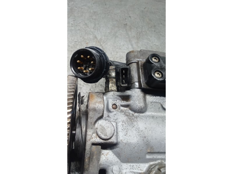 Recambio de bomba inyeccion para nissan terrano ii (r20) 2.7 tdi 4wd referencia OEM IAM 0460404974  BOSCH